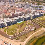 公寓 Life Happens Bayline Luxurious Oceanfront Armação de Pêra