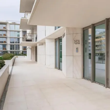 Apartment Life Happens Bayline Luxurious Oceanfront