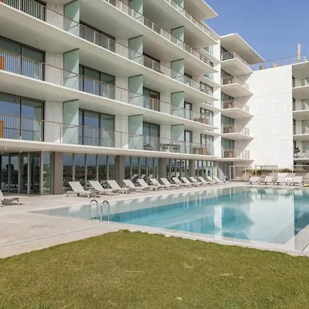 Life Happens Bayline Luxurious Oceanfront Apartment *