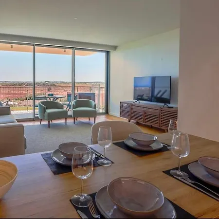 Life Happens Bayline Luxurious Oceanfront Apartment