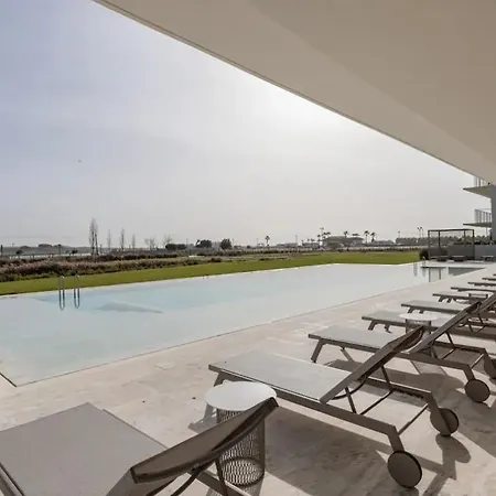 Life Happens Bayline Luxurious Oceanfront