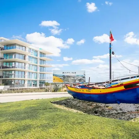 Life Happens Bayline Luxurious Oceanfront Apartment *